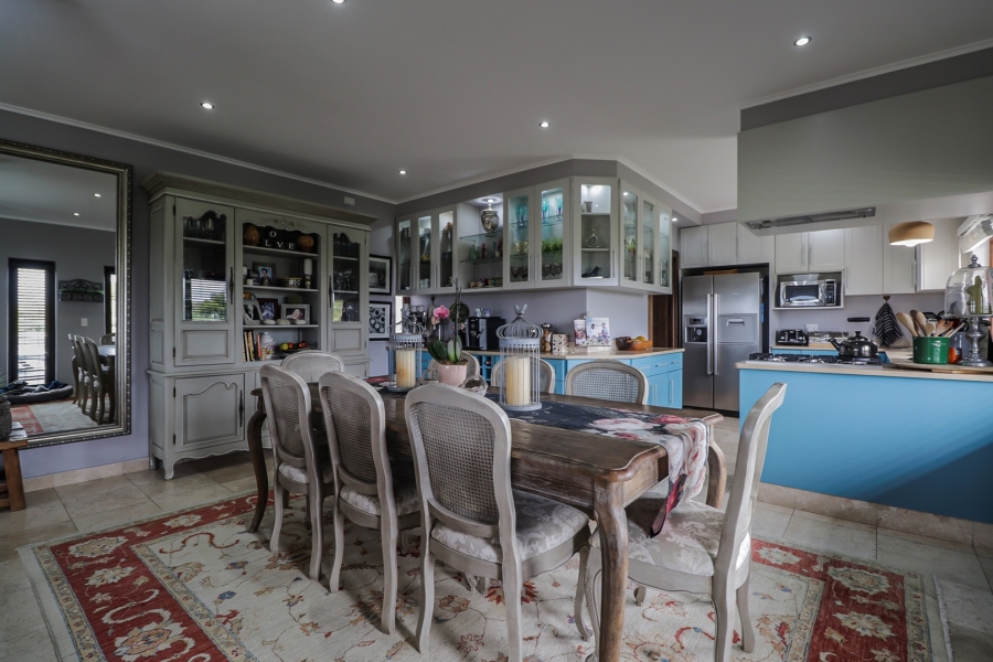 5 Bedroom Property for Sale in Oubaai Western Cape